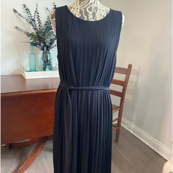 TAHARI NWT black pleated dress size XL - Picture 4 of 14